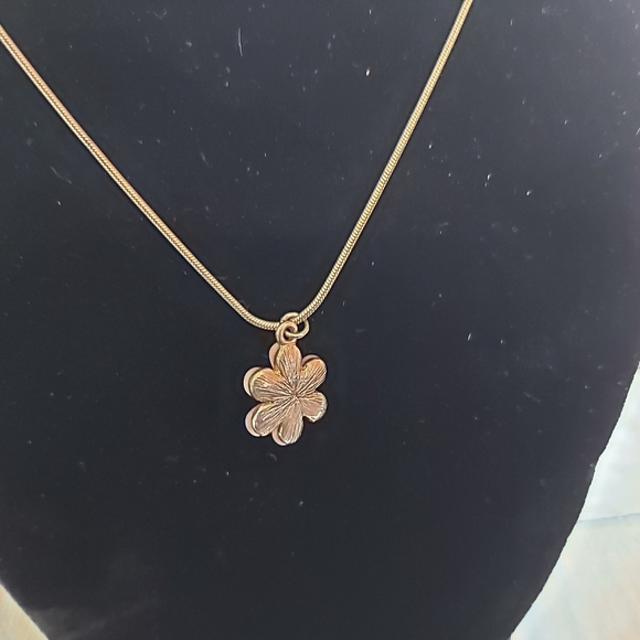 Pink quartz and silver necklace - Picture 5 of 7